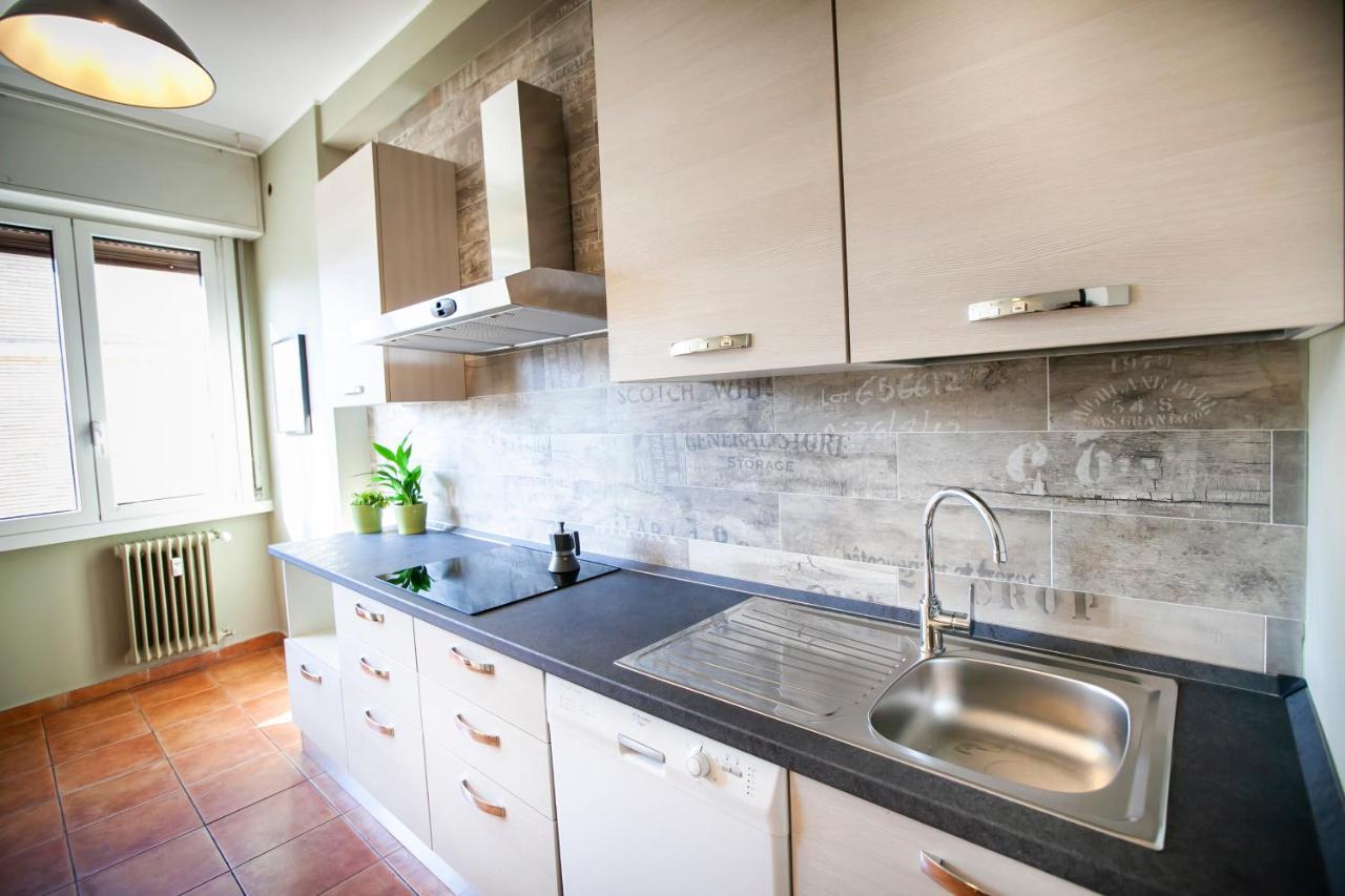 Chic And Freak Atelier Apartment Комо Екстериор снимка