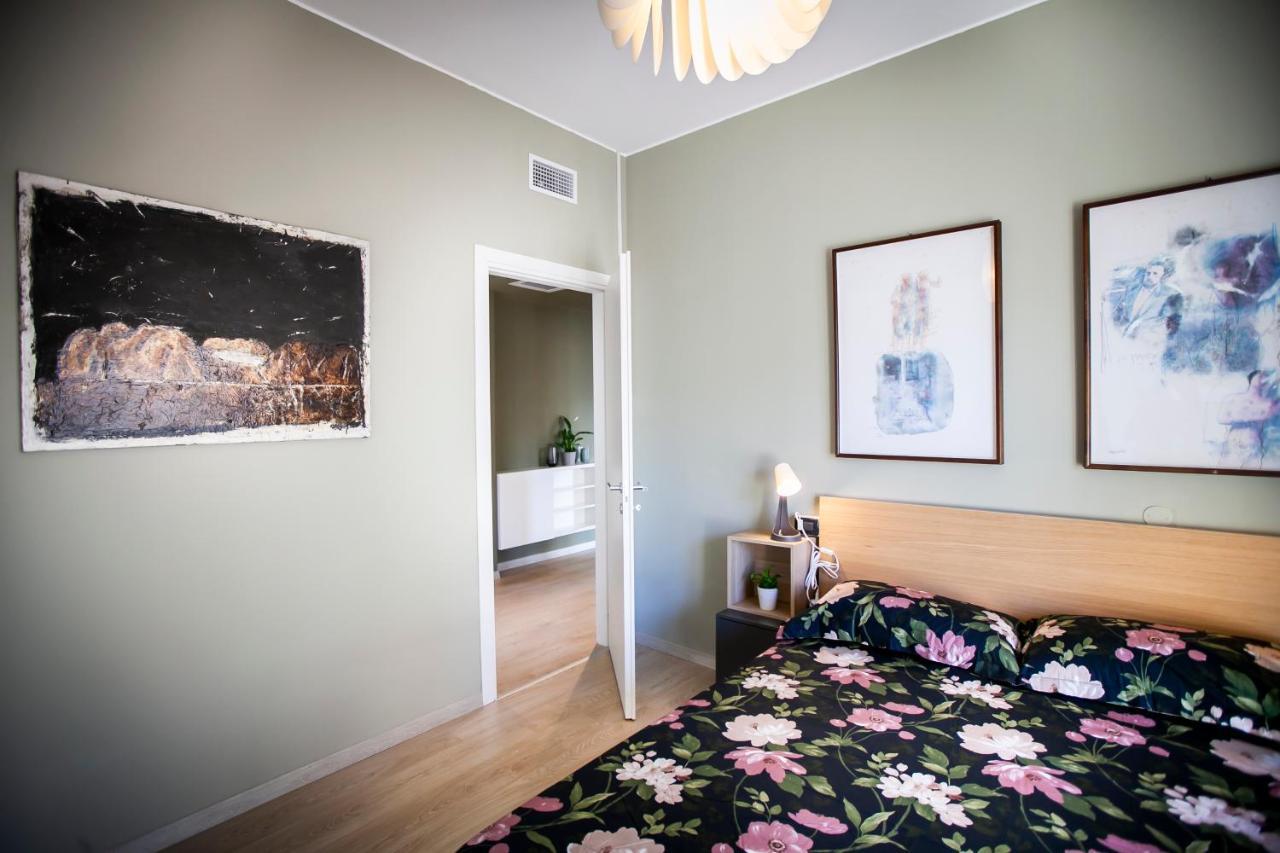 Chic And Freak Atelier Apartment Комо Екстериор снимка