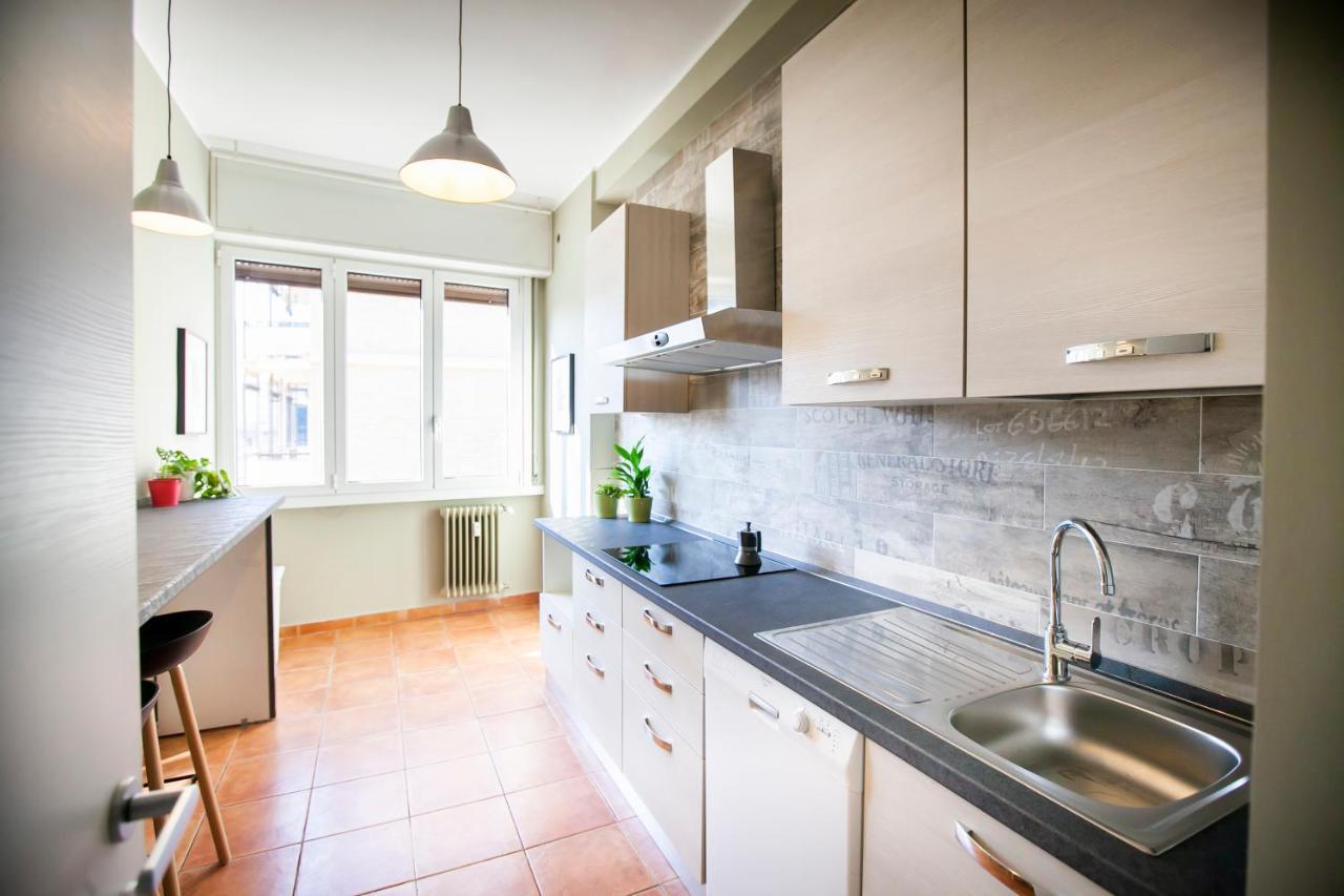 Chic And Freak Atelier Apartment Комо Екстериор снимка