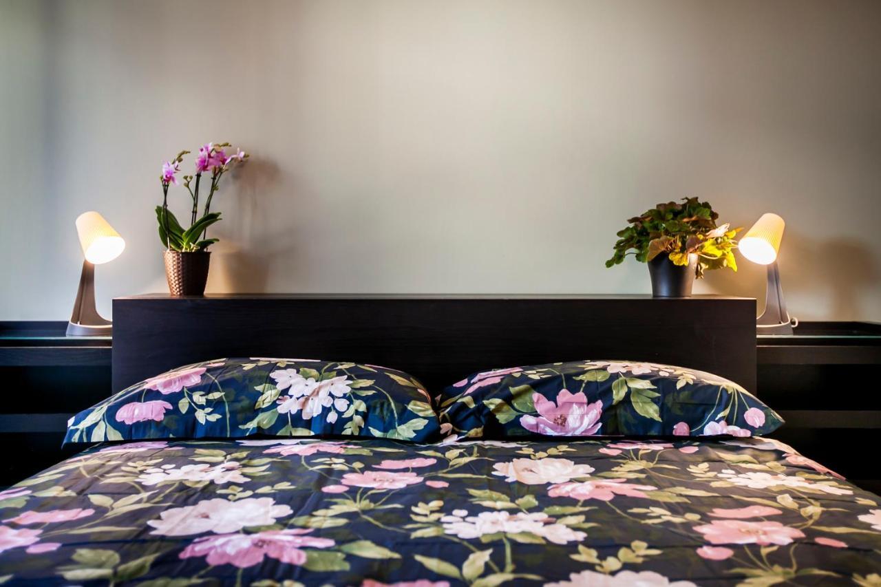 Chic And Freak Atelier Apartment Комо Екстериор снимка