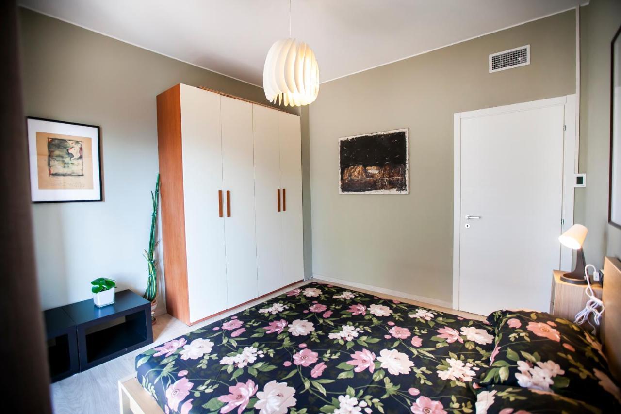Chic And Freak Atelier Apartment Комо Екстериор снимка