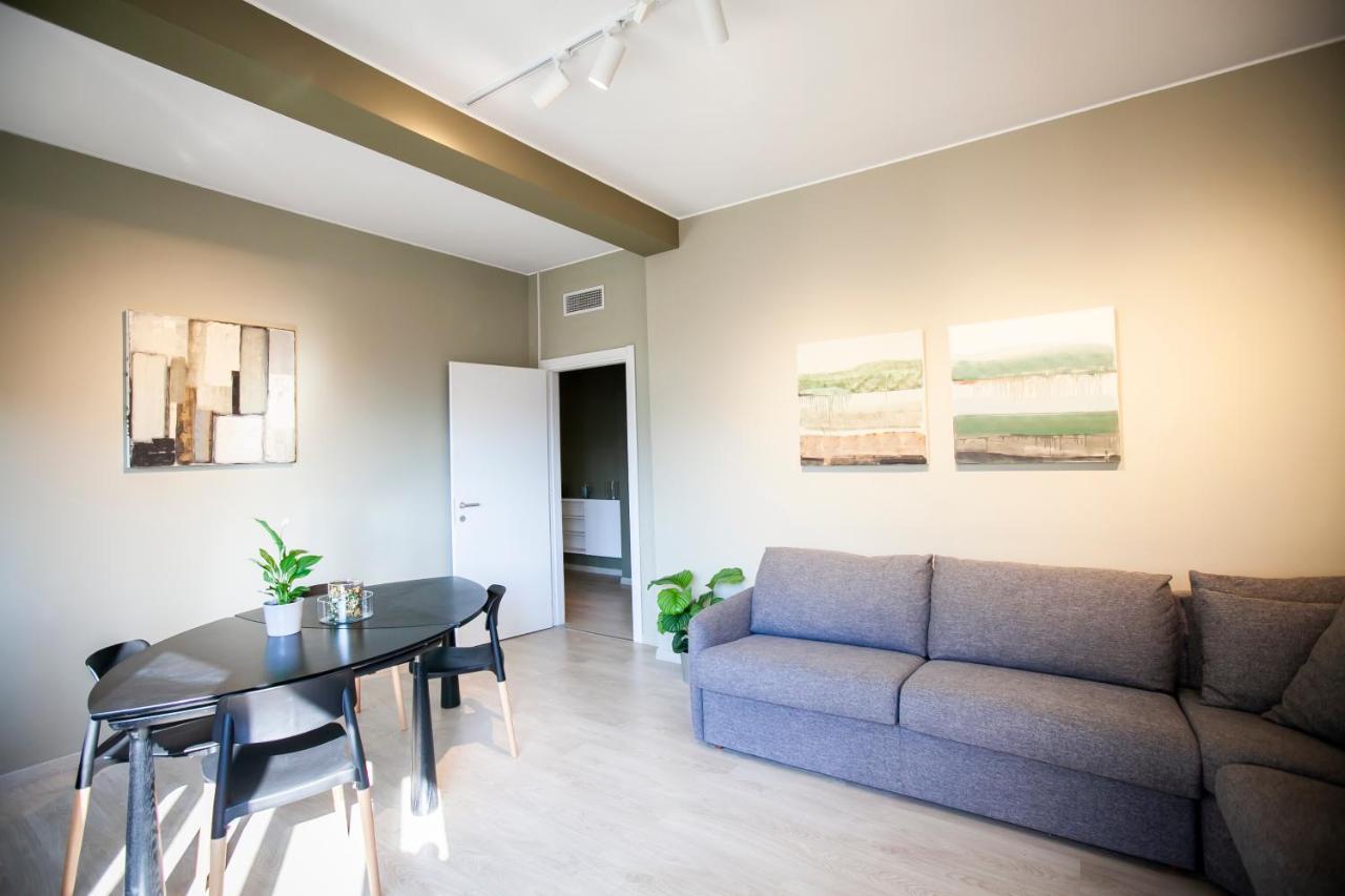 Chic And Freak Atelier Apartment Комо Екстериор снимка