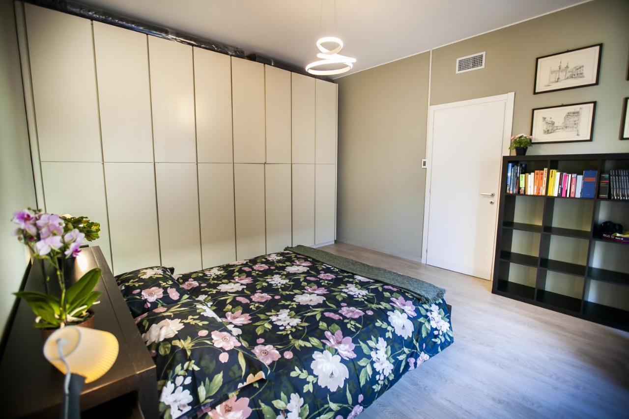 Chic And Freak Atelier Apartment Комо Екстериор снимка
