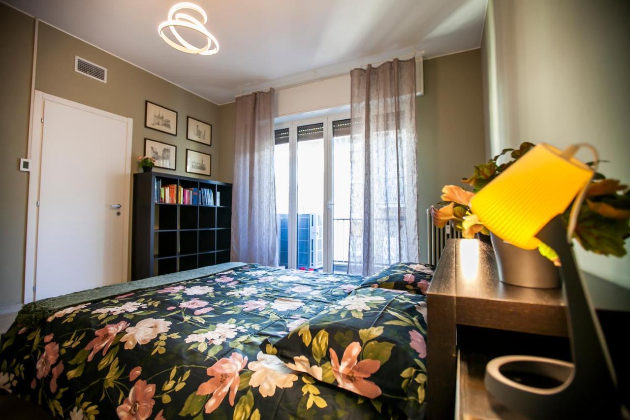 Chic And Freak Atelier Apartment Комо Екстериор снимка